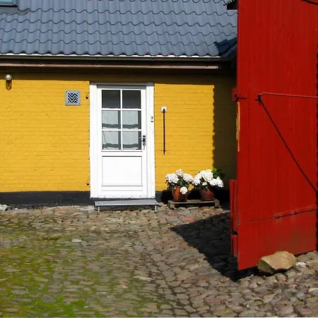 B&B Rosenorn - *